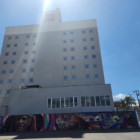 Ibis Montes Claros Shopping Hotel Exterior foto