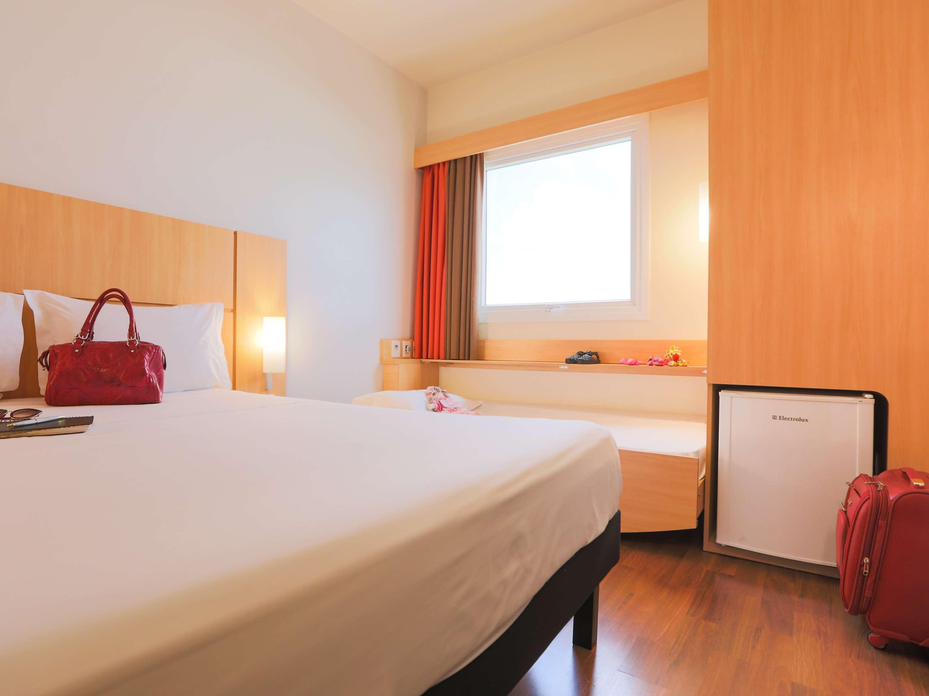 Ibis Montes Claros Shopping Hotel Exterior foto