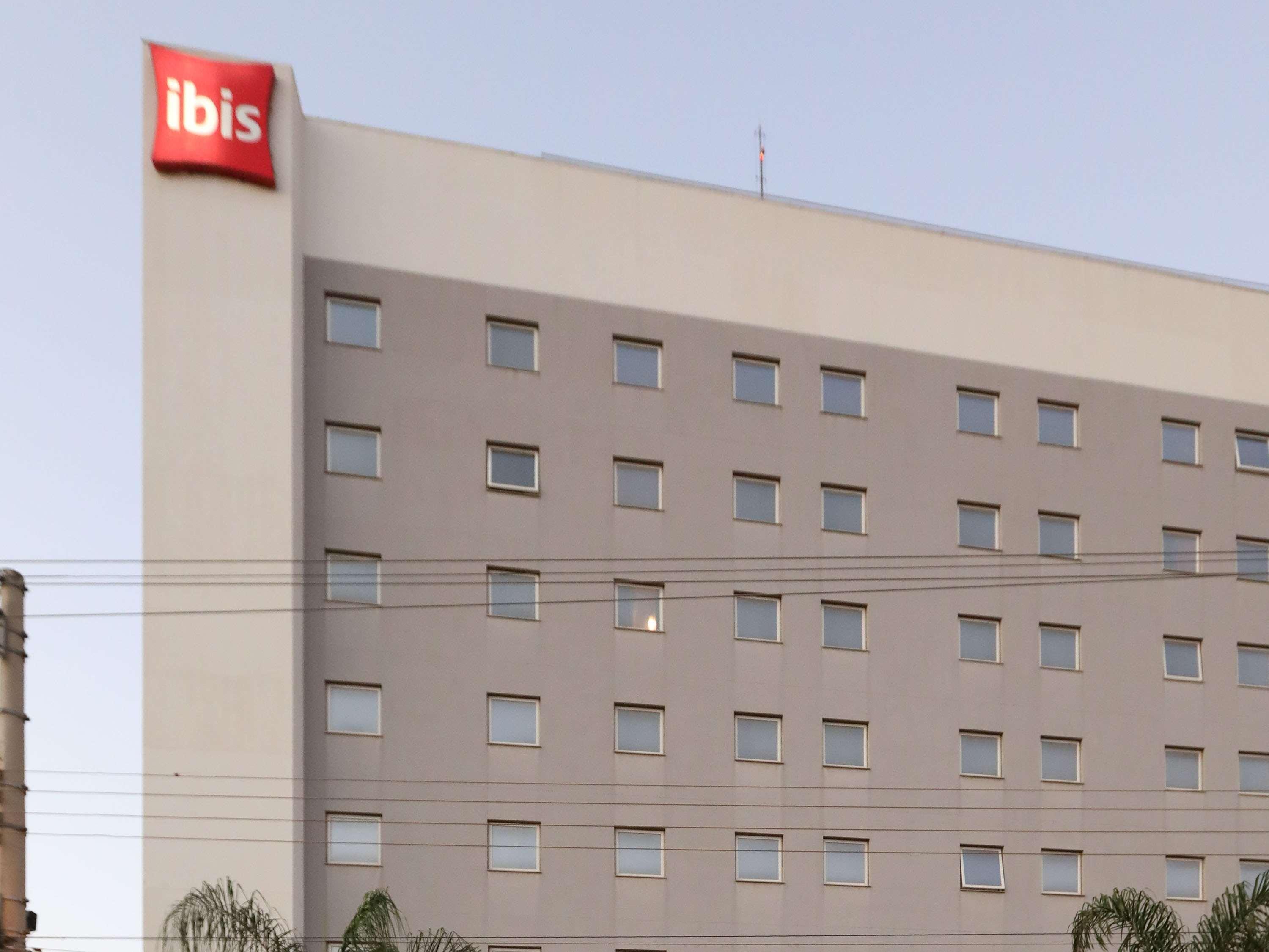 Ibis Montes Claros Shopping Hotel Exterior foto