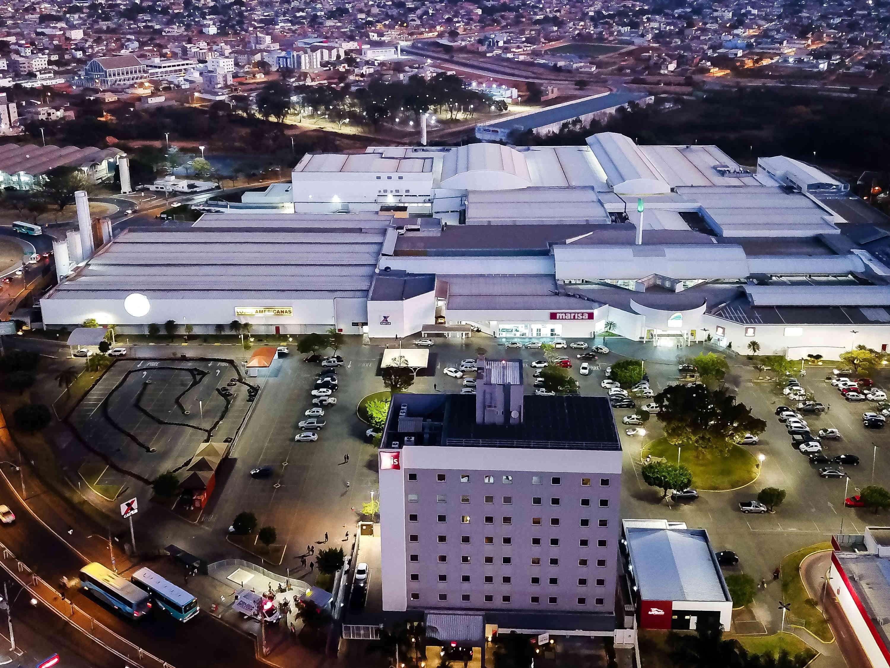 Ibis Montes Claros Shopping Hotel Exterior foto