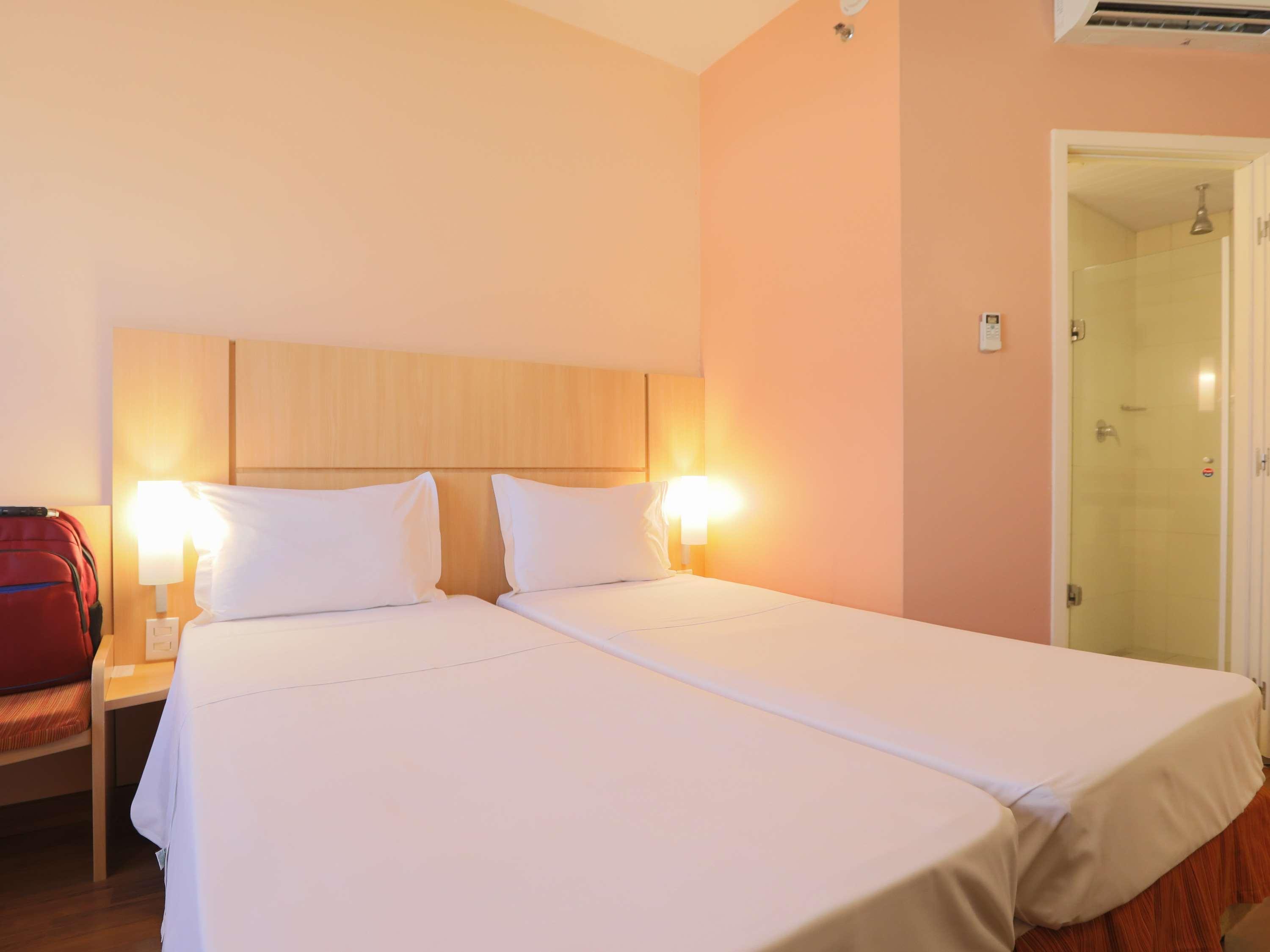 Ibis Montes Claros Shopping Hotel Exterior foto