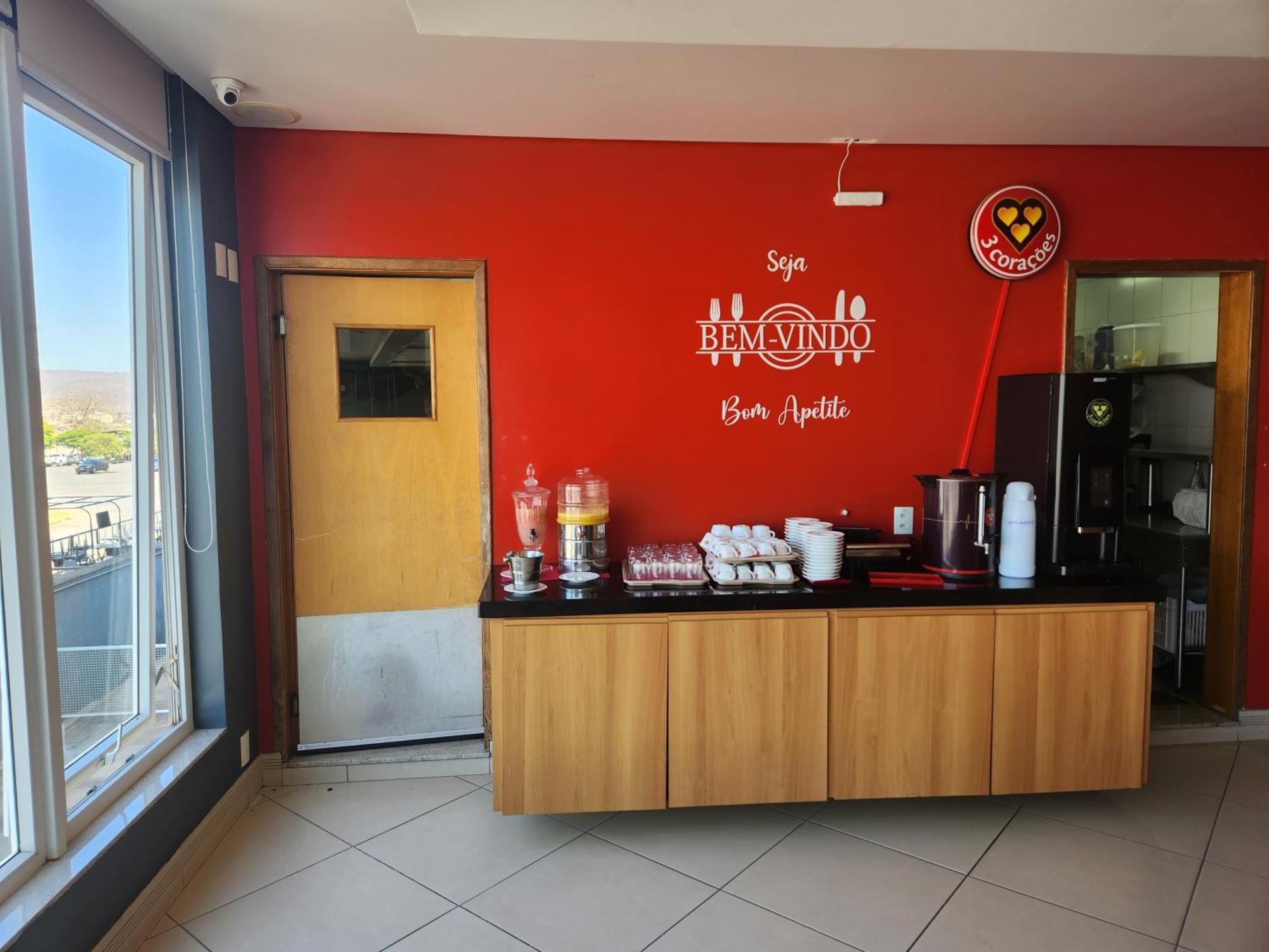 Ibis Montes Claros Shopping Hotel Exterior foto